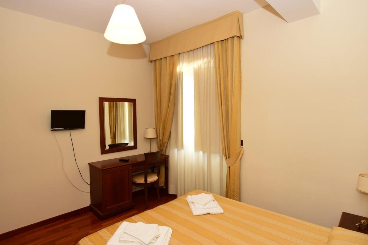 Albergo La Locanda Degli Apolidi Atena Lucana Εξωτερικό φωτογραφία