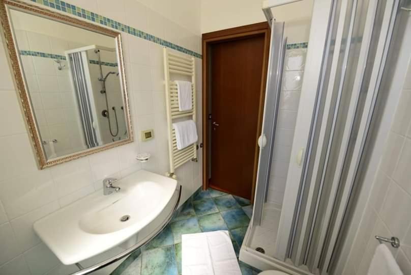 Albergo La Locanda Degli Apolidi Atena Lucana Εξωτερικό φωτογραφία